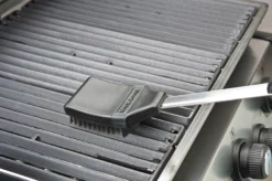 Broil King Grillbürste 47cm Edelstahlborsten Mit Spritzschutz + Ersatzkopf 7 Broil King Grillbürste 47cm Edelstahlborsten Mit Spritzschutz + Ersatzkopf -Broil King Geschaft 6692 broil king reinigungs buerste imper 4 1607696948