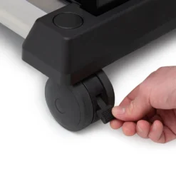 Broil King Baron 490 Black Gasgrill Inkl. Drehspieß - Modell 2023 - SMART Deal Inkl. Grillfürst Grill Control -Broil King Geschaft Broil King Gasgrill 875282 BARON490 CASTER 01