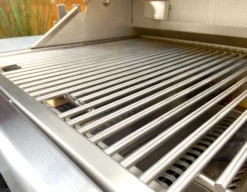 BULL Brahma - Gasgrill Mit Infrarot Backburner Und Rotisserie 10 BULL Brahma - Gasgrill Mit Infrarot Backburner Und Rotisserie -Broil King Geschaft Bull Brahma Grillstation Edelstahlrost Detail 55000CEBU