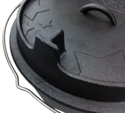 Grillfürst Dutch Oven Set BBQ Edition DO20 - X-DEAL Inkl. Tragetasche / Aufbewahrungstasche, Gusseisen Pflege, Ringreiniger, Deckelheber Und Bambus-Kochlöffel -Broil King Geschaft Grillfuerst Dutch Oven T Fuss