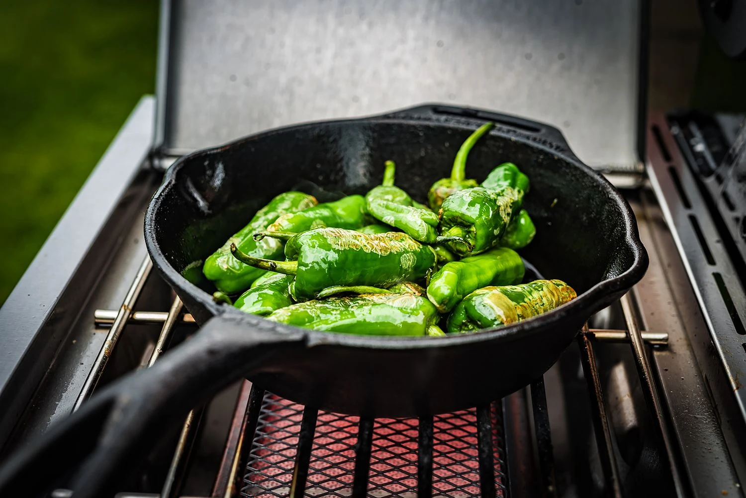 Grillfürst G750E 7-Brenner Doppelkammer - Gasgrill Mit Hochtemperaturbrenner, Seitenkocher, Heckbrenner Und Edelstahl Rosten 18 Grillfürst G750E 7-Brenner Doppelkammer - Gasgrill Mit Hochtemperaturbrenner, Seitenkocher, Heckbrenner Und Edelstahl Rosten – Bild 18