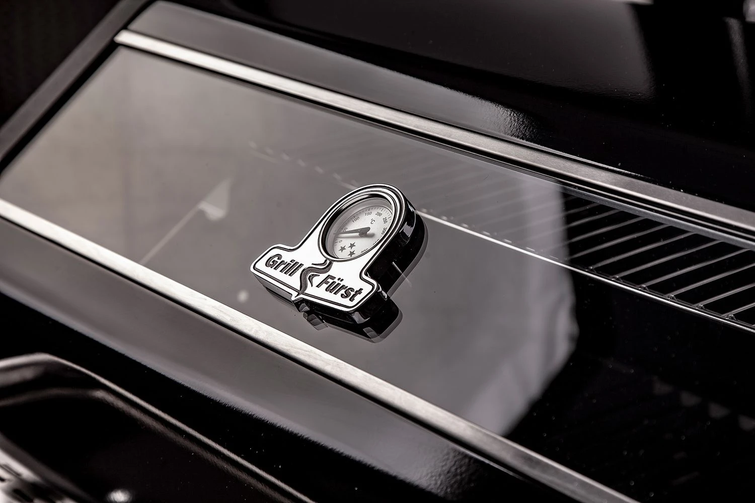 Grillfürst S530G 5-Brenner Gasgrill Mit Seitenkocher Und Gusseisen Rosten 3 Grillfürst S530G 5-Brenner Gasgrill Mit Seitenkocher Und Gusseisen Rosten – Bild 3