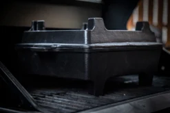 Grillfürst Dutch Oven Set BBQ Kastenform BK6 Aus Gusseisen - X-DEAL Inkl. Tragetasche / Aufbewahrungstasche, Gusseisen Pflege Und Deckelheber 19 Grillfürst Dutch Oven Set BBQ Kastenform BK6 Aus Gusseisen - X-DEAL Inkl. Tragetasche / Aufbewahrungstasche, Gusseisen Pflege Und Deckelheber -Broil King Geschaft Grillfuerst Gusseisen Dutch Oven Eckig Fuesse Rost