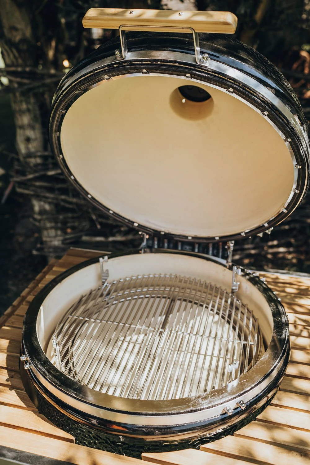 Monolith Grill LeCHEF BBQ GURU - PRO-Serie 2.0 Schwarz - MIT Gestell Und Seitentischen - Inkl. DynaQ Controller Set 6 Monolith Grill LeCHEF BBQ GURU - PRO-Serie 2.0 Schwarz - MIT Gestell Und Seitentischen - Inkl. DynaQ Controller Set – Bild 6