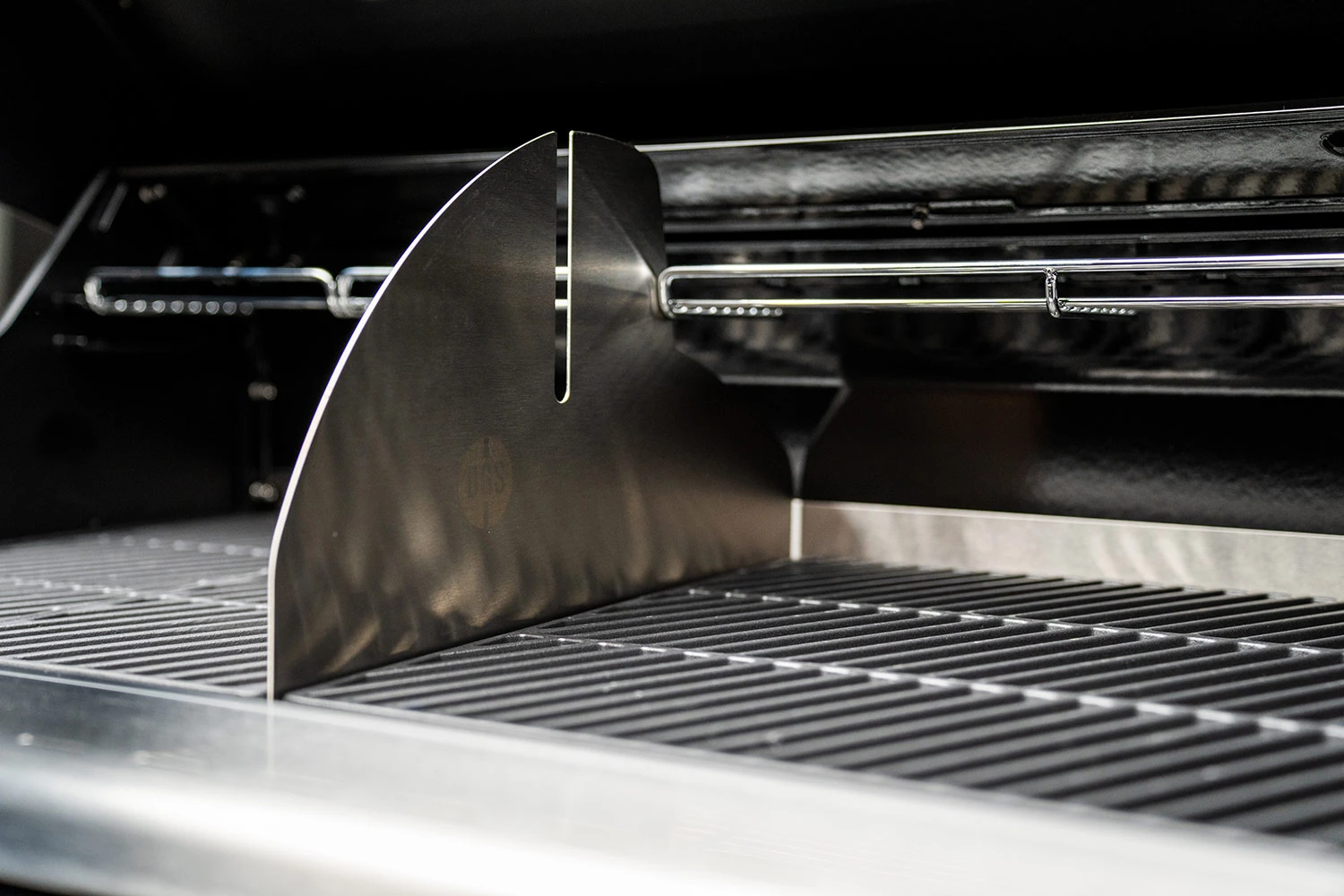 Outdoorchef Dualchef 425 G BZ Gasgrill Mit Blazing Zone Infrarotbrenner + DGS Gusseisen Grillrost 2 Stk.+ DGS Gemüse Grillrost 2 Stk. 3 Outdoorchef Dualchef 425 G BZ Gasgrill Mit Blazing Zone Infrarotbrenner + DGS Gusseisen Grillrost 2 Stk.+ DGS Gemüse Grillrost 2 Stk. – Bild 3