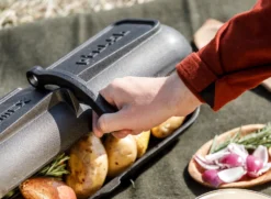 Petromax Kartoffelbräter XL Aus Gusseisen -Broil King Geschaft Petromax Gusseisen Kartoffelbraeter gross gefuellt