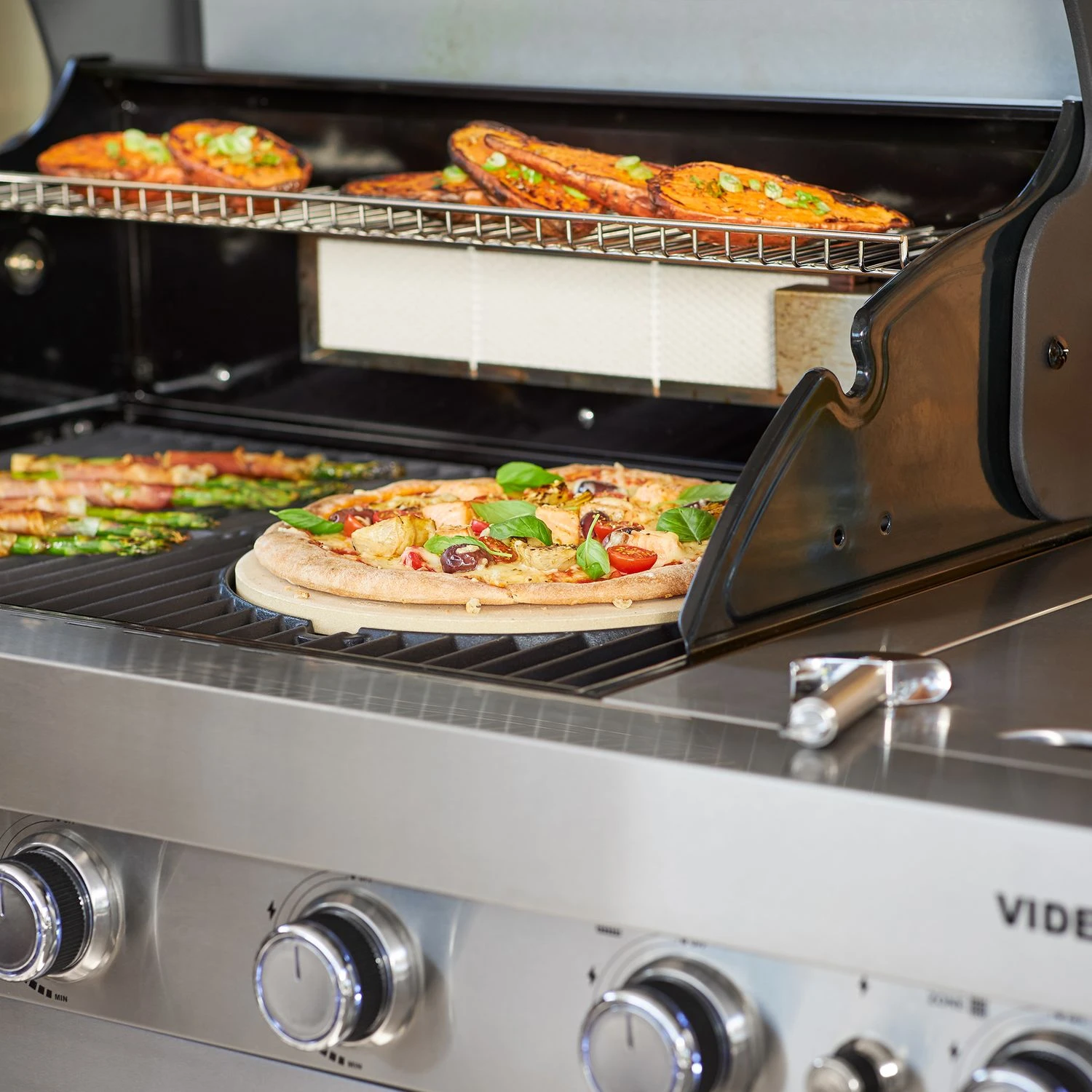 Rösle Gasgrill Videro G4-SK VARIO+ Edelstahl - Modell 2022 3 Rösle Gasgrill Videro G4-SK VARIO+ Edelstahl - Modell 2022 – Bild 3