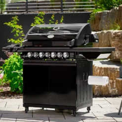 Rösle Gasgrill Magnum PRO G4-S - Modell 2023 17 Rösle Gasgrill Magnum PRO G4-S - Modell 2023 -Broil King Geschaft Roesle Magnum PRO G4 S Lifestyle