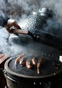 The Bastard Keramikgrill Classic Large - Complete - Schwarz Glänzend - Modell 2023 -Broil King Geschaft The Bastard Classic Large Keramikgrill Complete