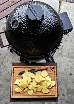 The Bastard Keramikgrill Classic Large - Complete - Schwarz Glänzend - Modell 2023 -Broil King Geschaft The Bastard Classic Large Keramikgrill Seitentische