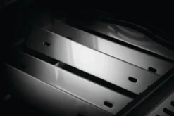 Napoleon Rogue 425 Gasgrill - All Black - Modell 2023 - Inkl. Abdeckhaube Und Grillplatte -Broil King Geschaft napoleon rogue gasgrill brennerabdeackungen sear plates 1