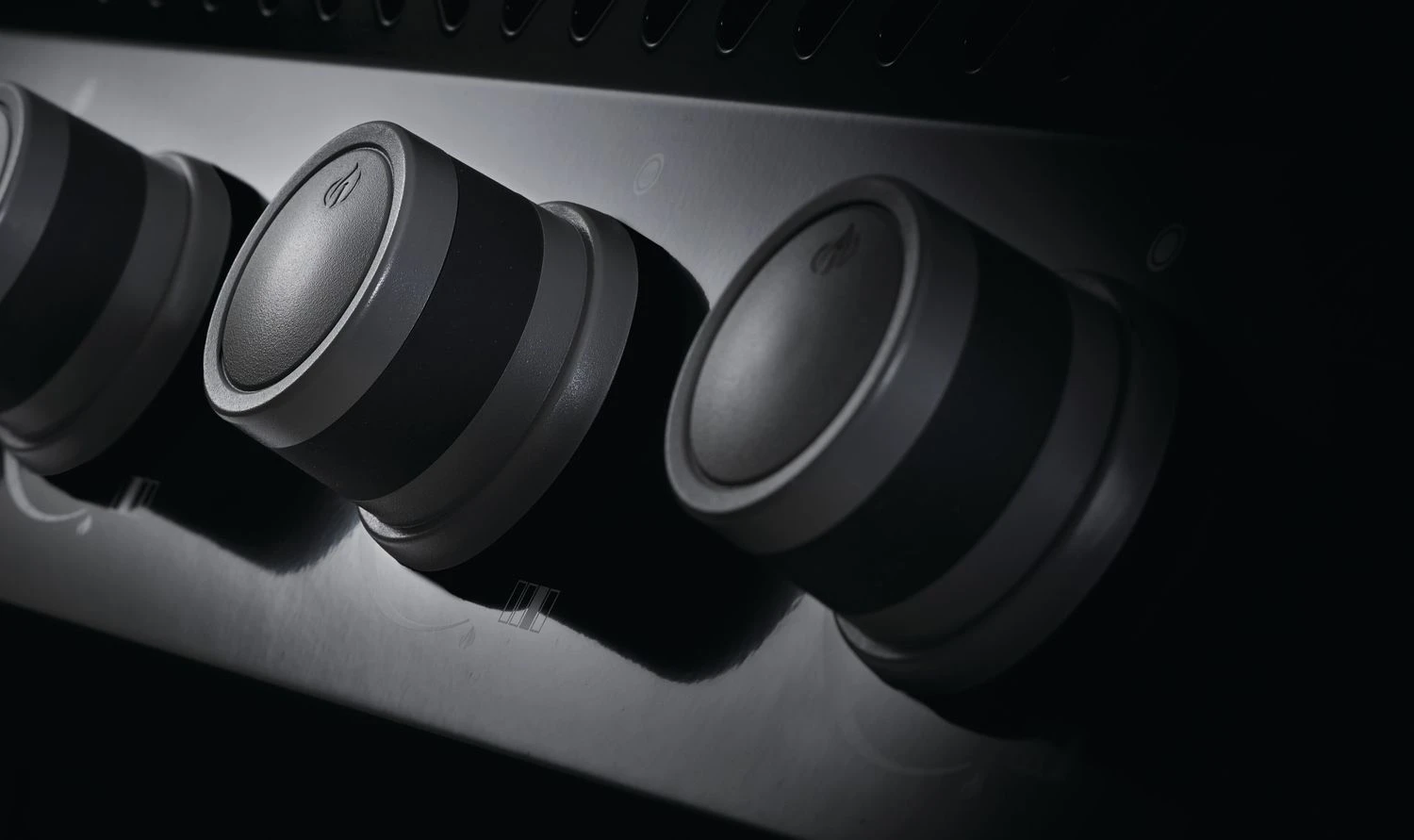 Napoleon Rogue 425 Gasgrill Mit Seitenbrenner Und Heckbrenner Inkl. Drehspieß 8 Napoleon Rogue 425 Gasgrill Mit Seitenbrenner Und Heckbrenner Inkl. Drehspieß – Bild 8