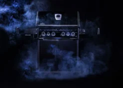 Napoleon Rogue SE 525 Gasgrill - All-black - Mit Sizzle Zone Und Heckbrenner - Grillfürst Edition Inkl. Grill Control Und Zubehörpaket - Smart Deal - Modell 2022 -Broil King Geschaft napoleon rogue se all black limited