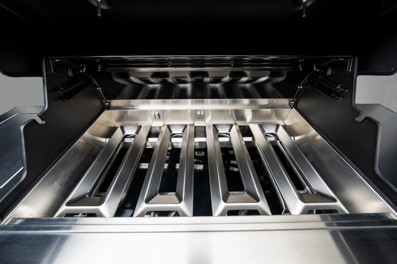 Outdoorchef Dualchef 425 G BZ Gasgrill Mit Blazing Zone Infrarotbrenner + DGS Gusseisen Grillrost 2 Stk.+ DGS Gemüse Grillrost 2 Stk. 12 Outdoorchef Dualchef 425 G BZ Gasgrill Mit Blazing Zone Infrarotbrenner + DGS Gusseisen Grillrost 2 Stk.+ DGS Gemüse Grillrost 2 Stk. – Bild 12