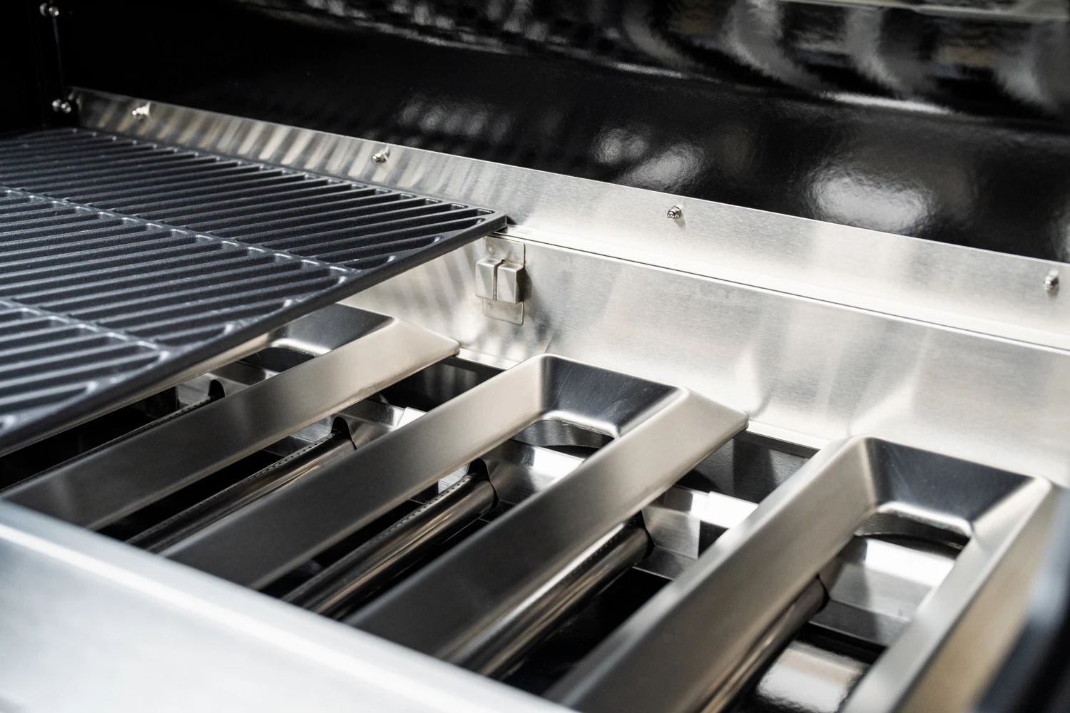 Outdoorchef Dualchef 425 G BZ Gasgrill Mit Blazing Zone Infrarotbrenner + DGS Gusseisen Grillrost 2 Stk.+ DGS Gemüse Grillrost 2 Stk. 15 Outdoorchef Dualchef 425 G BZ Gasgrill Mit Blazing Zone Infrarotbrenner + DGS Gusseisen Grillrost 2 Stk.+ DGS Gemüse Grillrost 2 Stk. – Bild 15