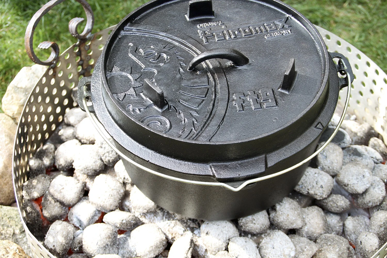 Petromax Ft9 Feuertopf Dutch Oven 7,5 L - Mit Füßen 4 Petromax Ft9 Feuertopf Dutch Oven 7,5 L - Mit Füßen – Bild 4
